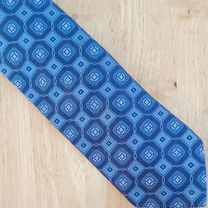 Ike Behar Blue Hexagonal Pattern Tie